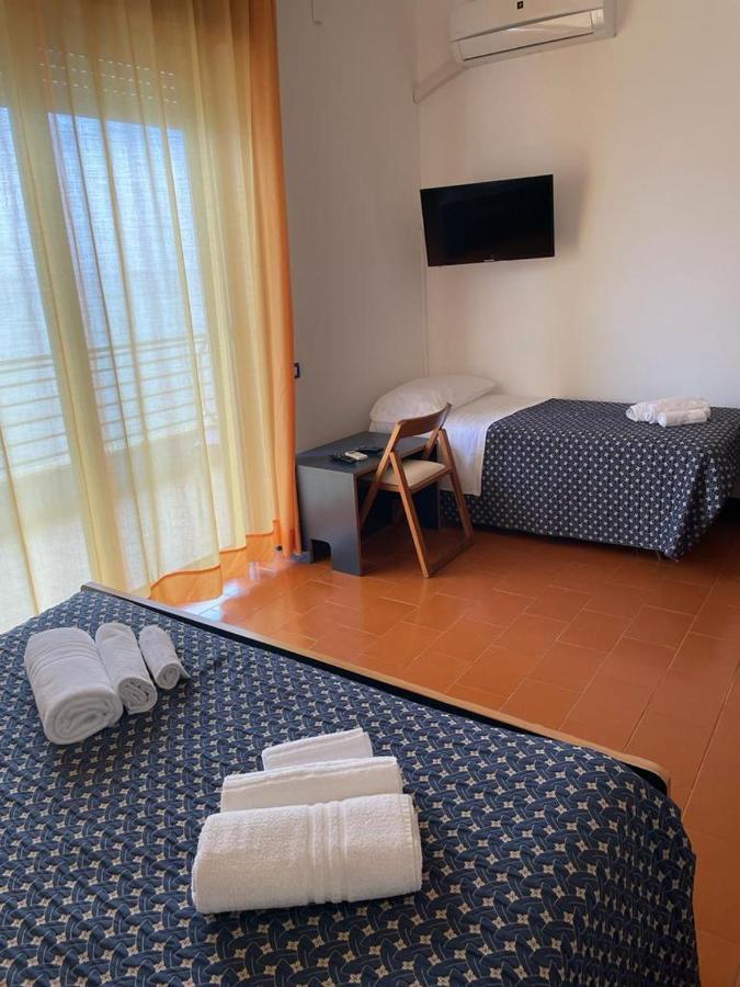 Capo Nettuno Hotel Capo dʼOrlando Buitenkant foto