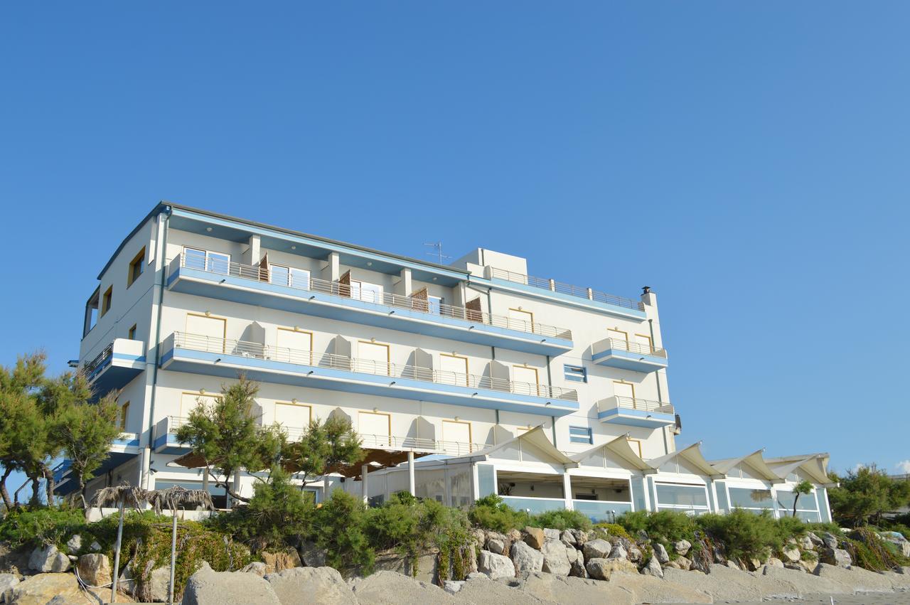 Capo Nettuno Hotel Capo dʼOrlando Buitenkant foto