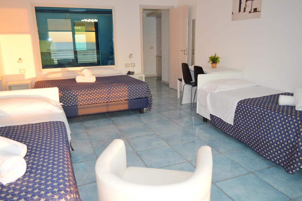 Capo Nettuno Hotel Capo dʼOrlando Buitenkant foto