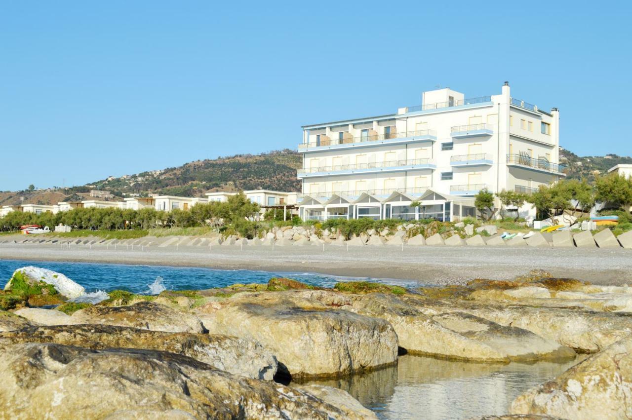 Capo Nettuno Hotel Capo dʼOrlando Buitenkant foto